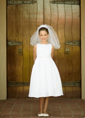 White Sleeveless Classic Pleated Dress