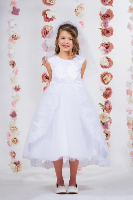 White A-Line Lace Appliqué Swoop Train Dress